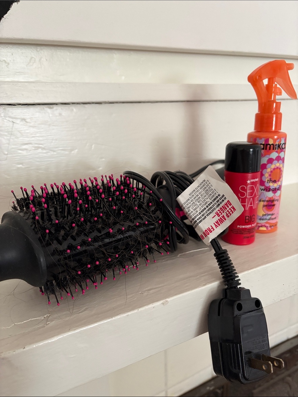 Hot Tools Round Thermal Brush with Pink-Tipped Bristles